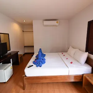 Twin Palms Resort